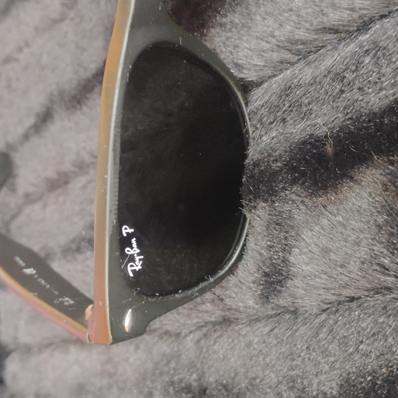 Ray-Ban 2132, "new wayfarers", Polarized - Picture 8 of 9